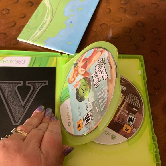 Grand Theft Auto V Xbox 360 GTA 5 - Picture 2 of 7